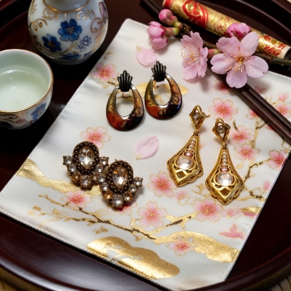 Earring lot Elegant Gold tone , crystal and enamel Earrings Set of 3 NWOT - Picture 4 of 10